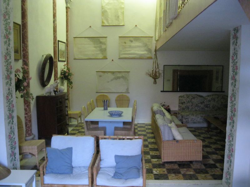 Living Room 029.jpg